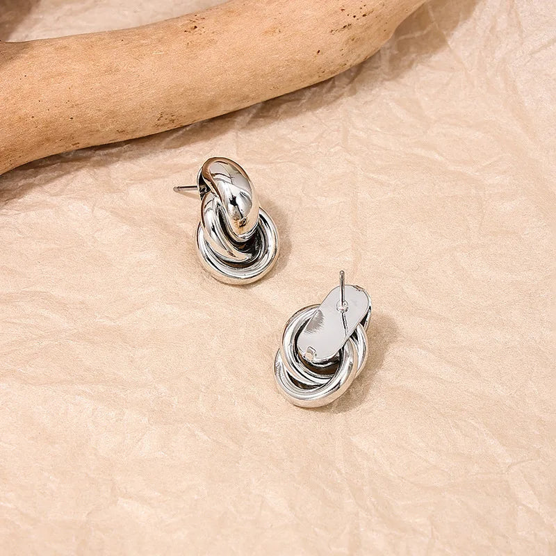 Lila™ | Ohrringe mit geknoteten Steckern