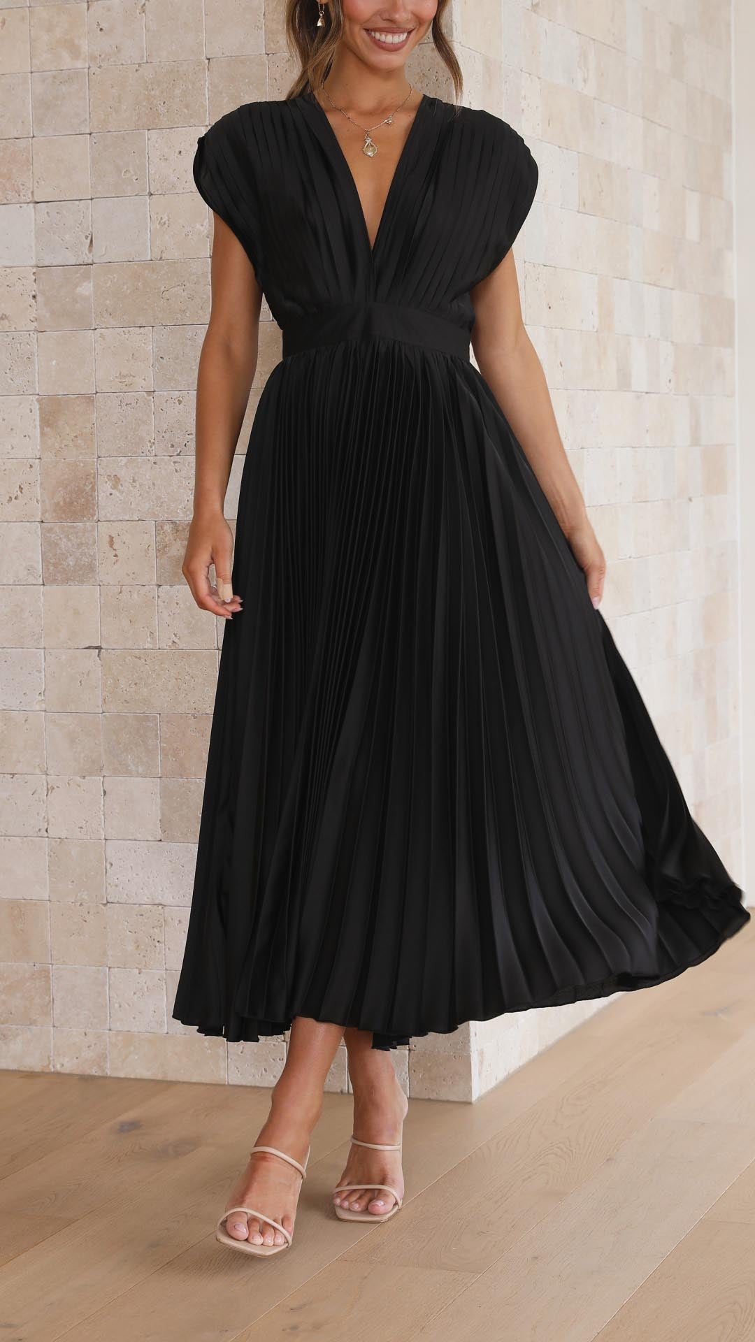 Maria | Elegantes Faltenkleid
