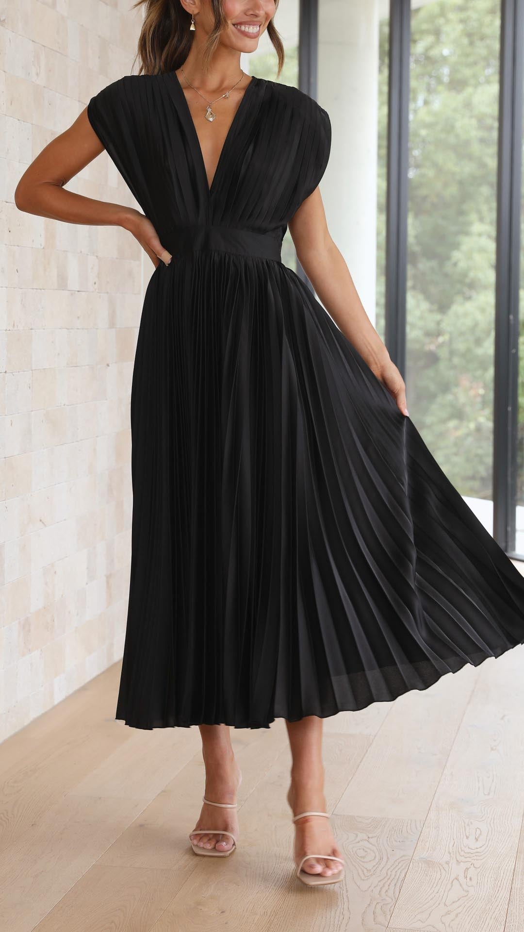 Maria | Elegantes Faltenkleid