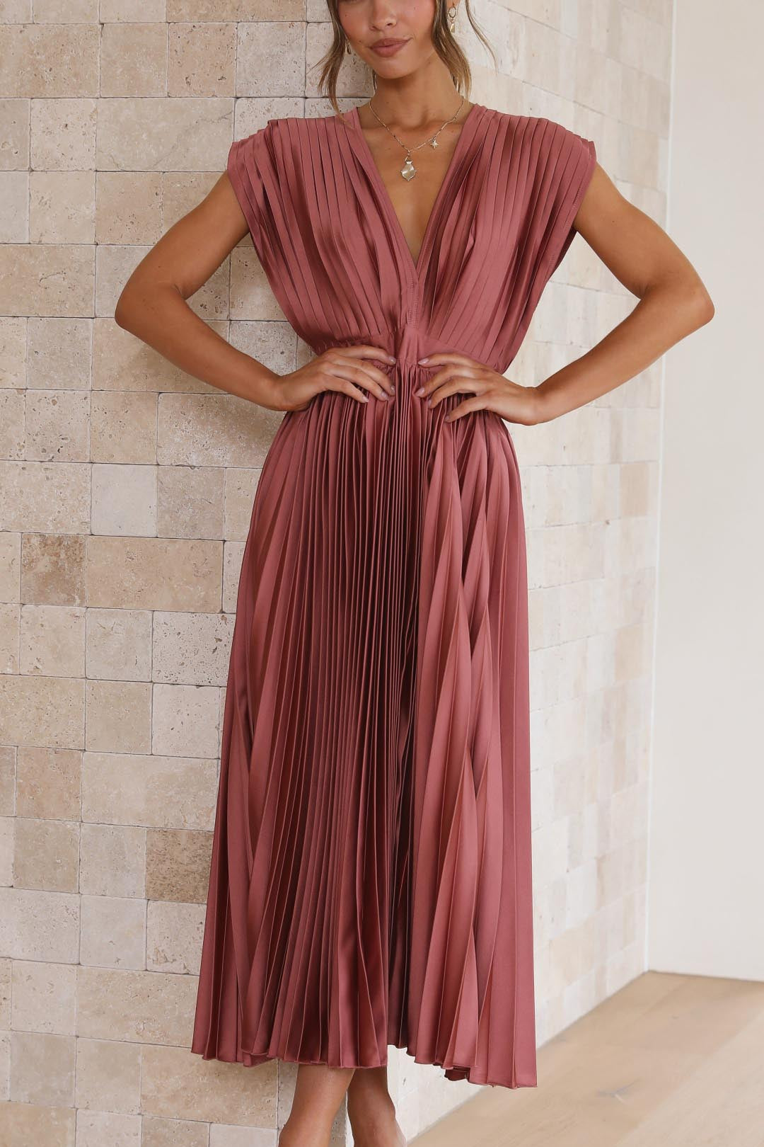 Maria | Elegantes Faltenkleid