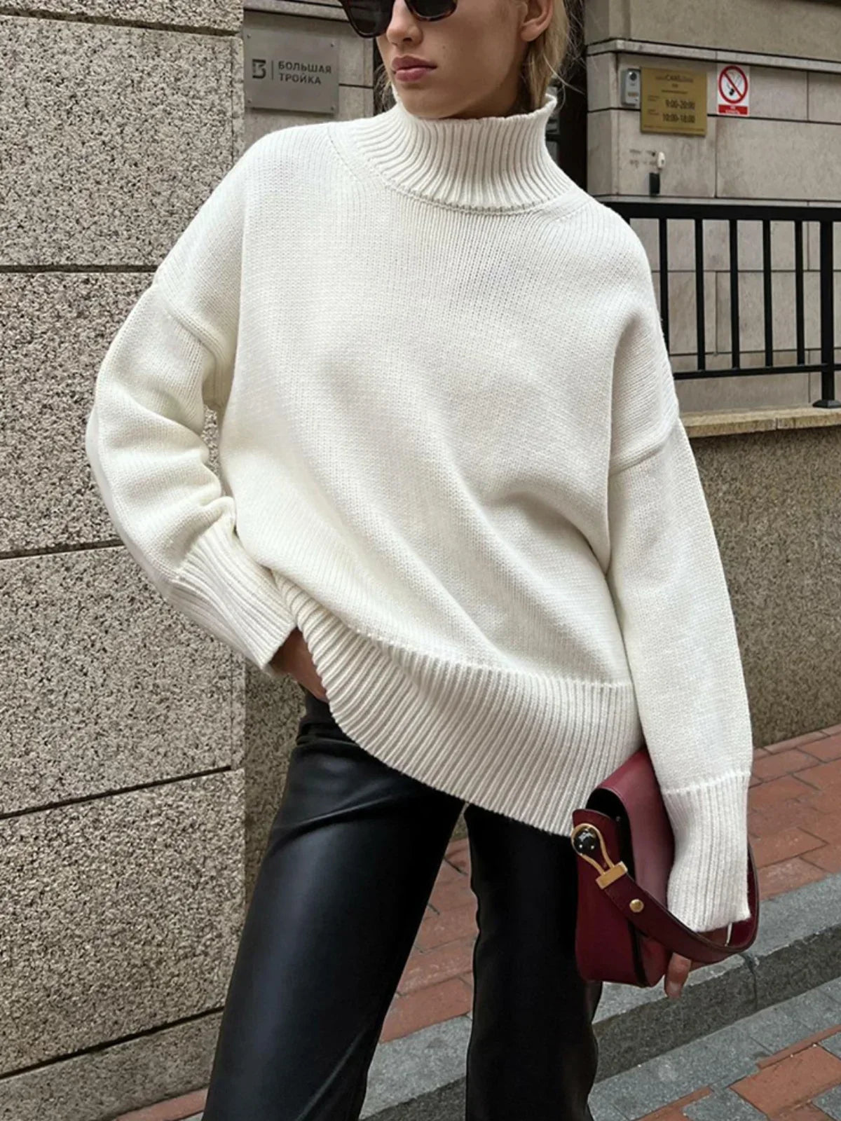 Charlie™ | Elegant Turtleneck