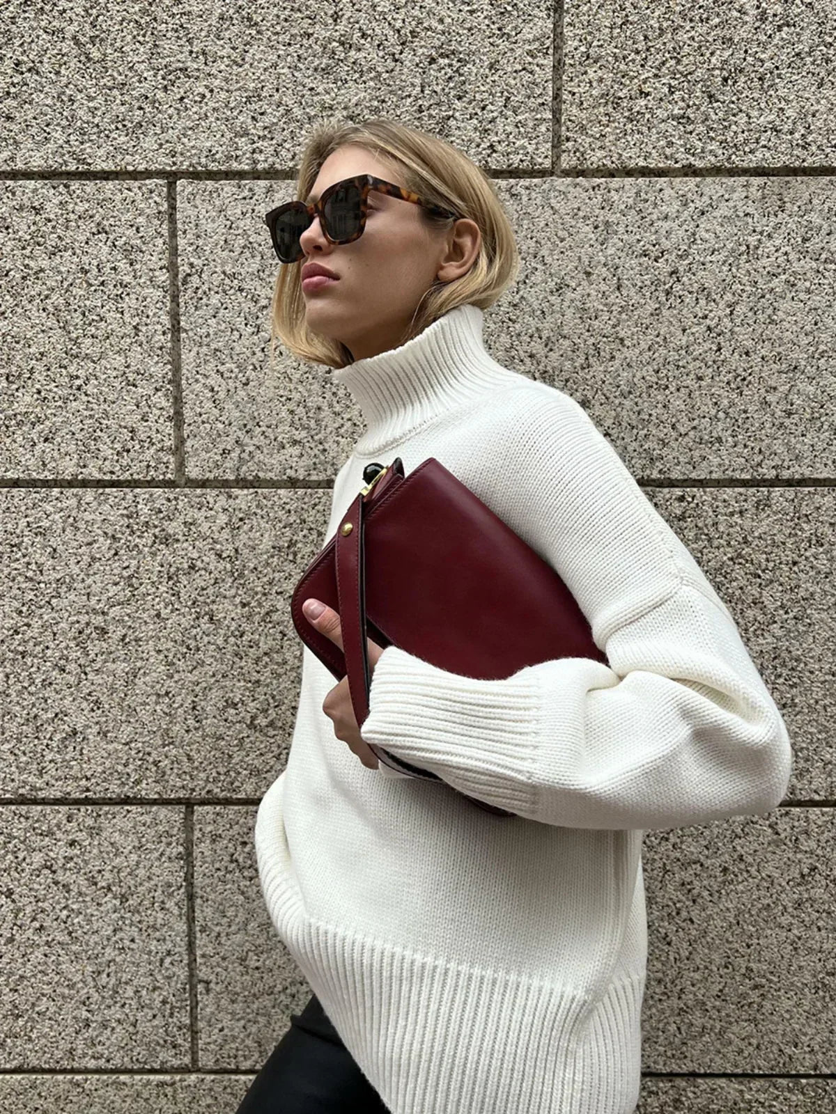 Charlie™ | Elegant Turtleneck