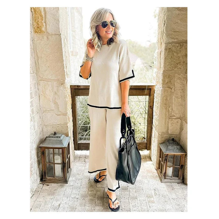 Aroha |  Zweiteiliges koreanisches Outfit aus leichtem, dehnbarem und weichem Material
