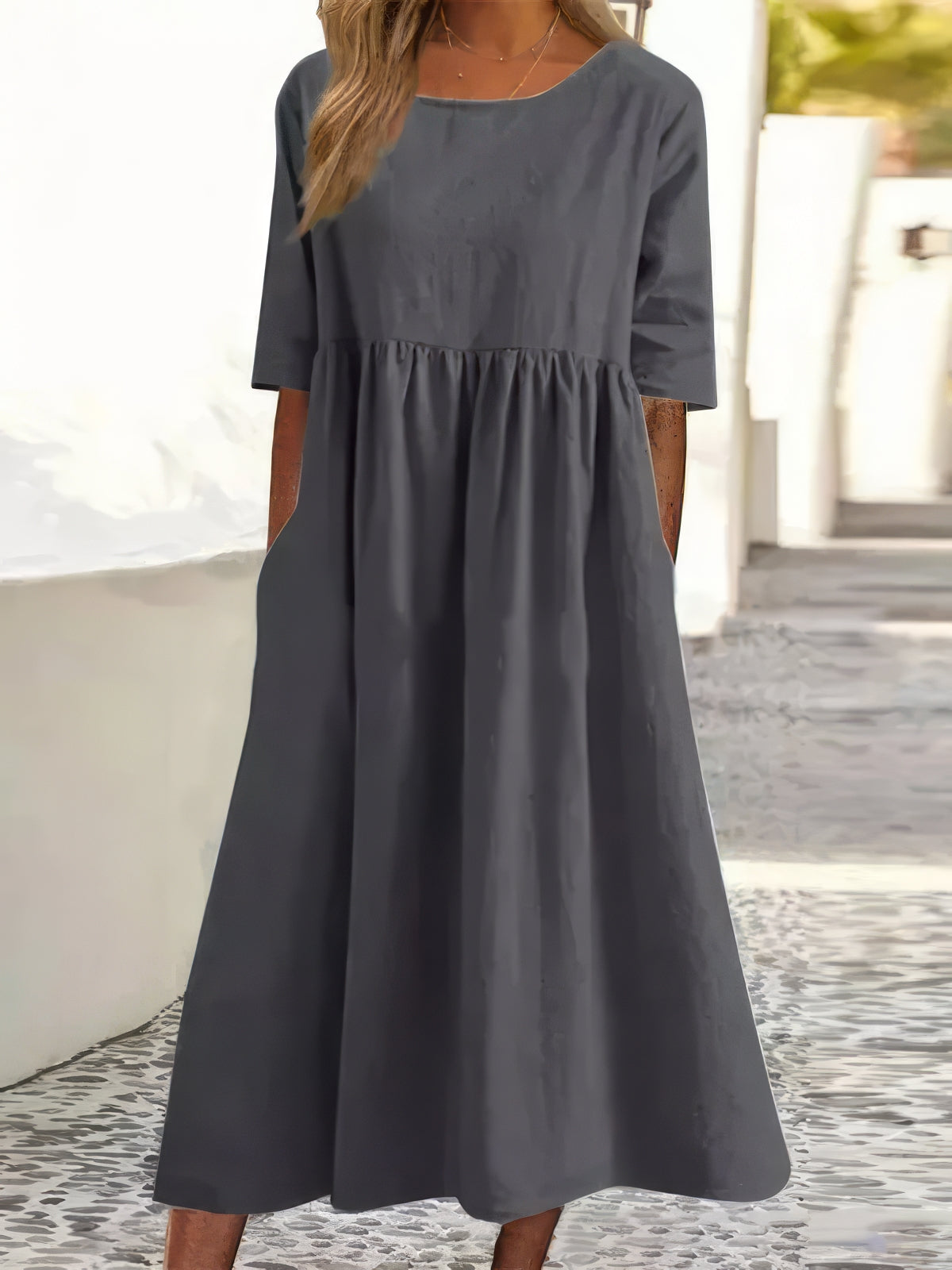 Baumwollkleid mit Rundhalsausschnitt und Taschen