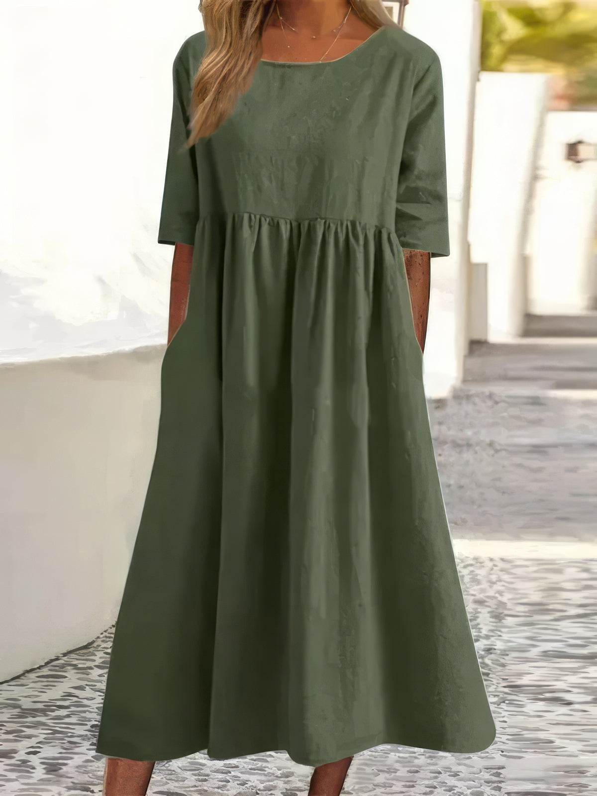 Baumwollkleid mit Rundhalsausschnitt und Taschen